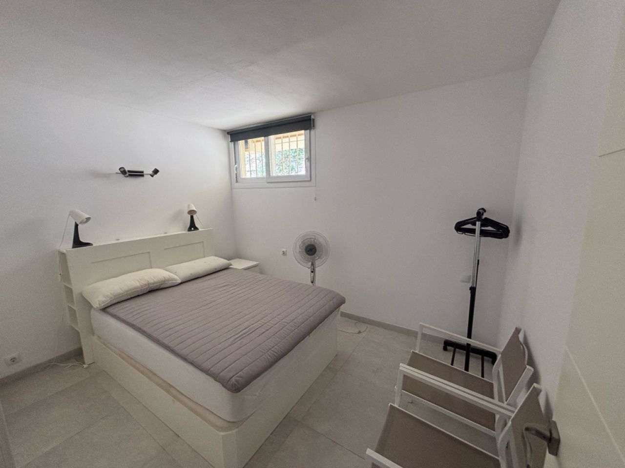 TEMPORADA: Lindo apartamento con piscina comunitaria en 1 línea de los acantilados de Cala Major - P