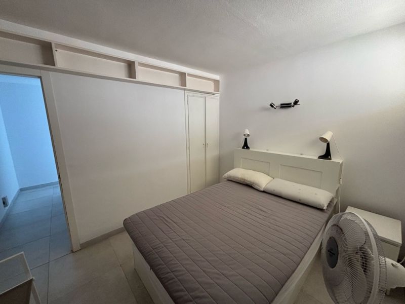 TEMPORADA: Lindo apartamento con piscina comunitaria en 1 línea de los acantilados de Cala Major - P