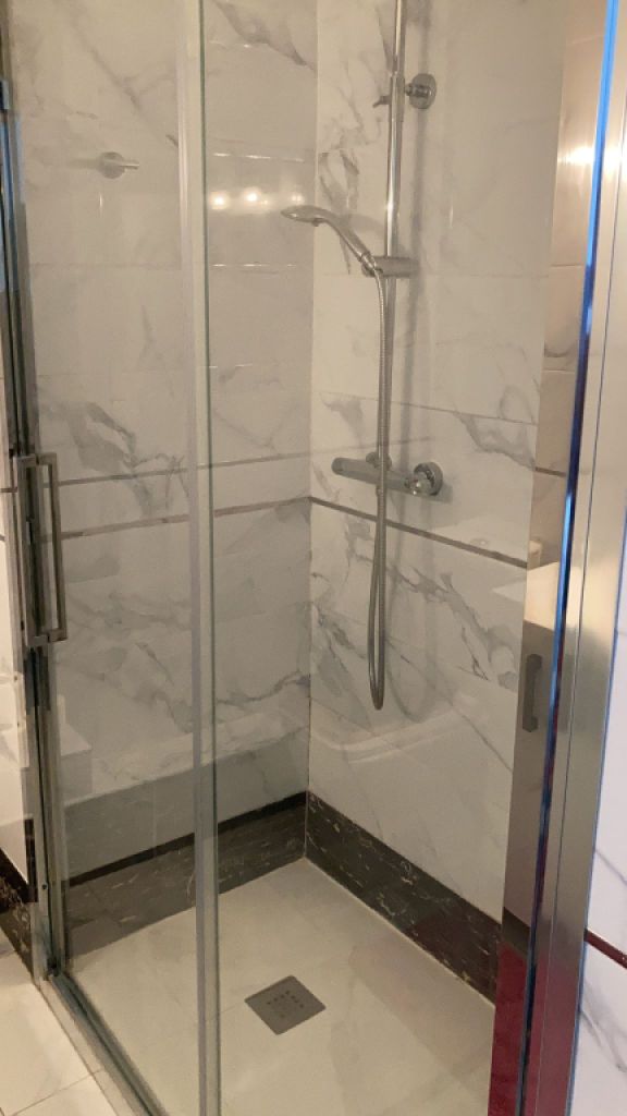 TEMPORADA: Lindo apartamento con piscina comunitaria en 1 línea de los acantilados de Cala Major - P