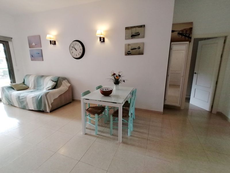 Saison: Parterreapartment mit 2 Terrassen und AC in Colonia St Jordi --- AP 24 T