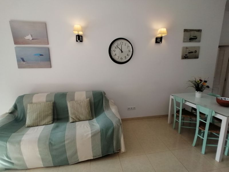 Saison: Parterreapartment mit 2 Terrassen und AC in Colonia St Jordi --- AP 24 T
