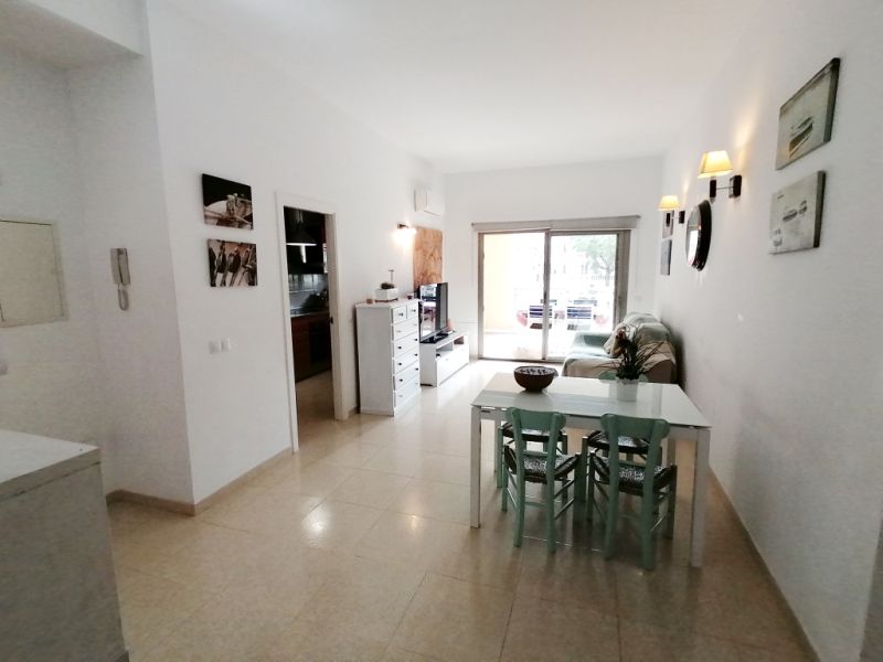 Saison: Parterreapartment mit 2 Terrassen und AC in Colonia St Jordi --- AP 24 T