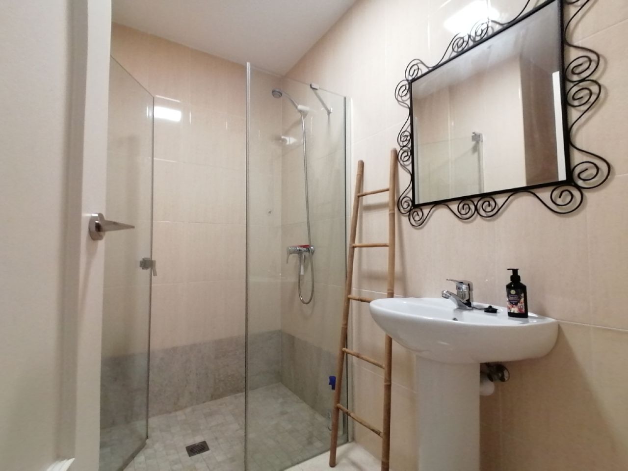 Saison: Parterreapartment mit 2 Terrassen und AC in Hafennähe - Colonia St Jordi -- AP 24 T