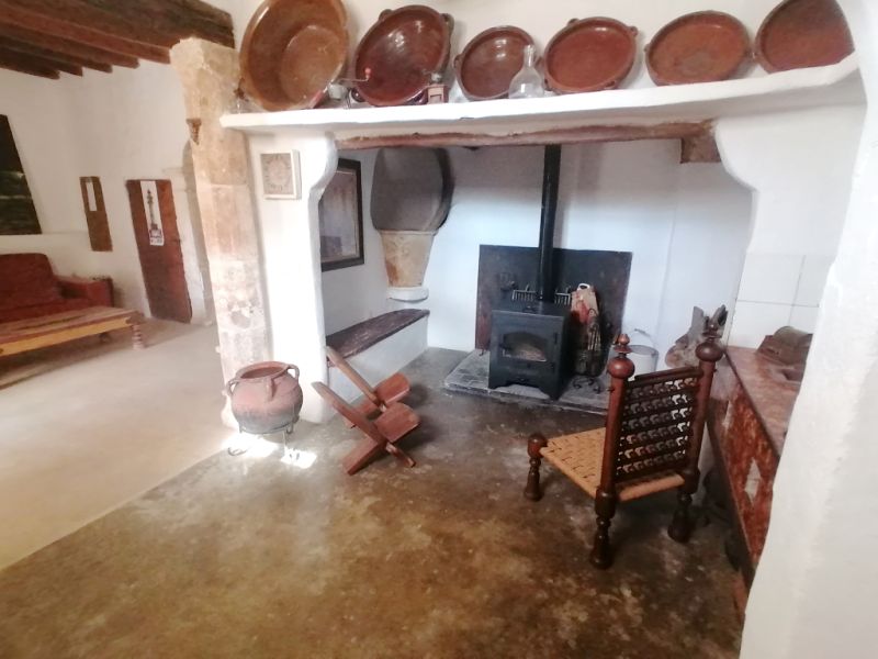 Temporada: Apartamento en planta baja con calefacción central de gasóleo, terraza en el campo cerca de Cas Concos -- AP 62 T