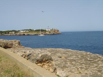 SAISON: Parterreapartment mit Pool und AC, Kamin in 1. Linie der Küste von Porto Colom -- AP 159 T