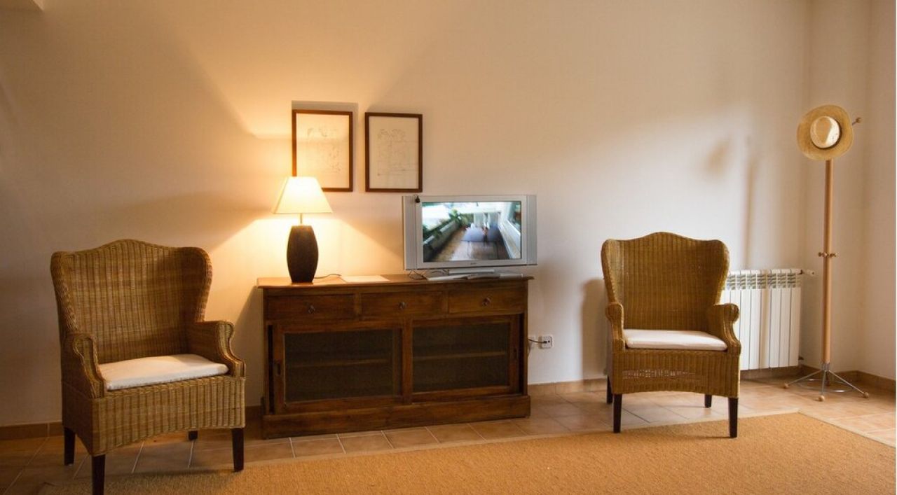 Saison: Rustikale und sanierte Finca auf gem. Grundstück mit Heizung und Pool  bei Manacor-- F 266 C