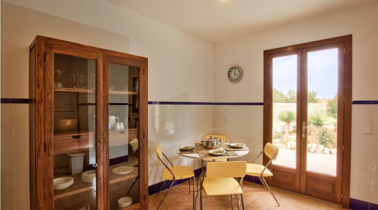 Saison: Rustikale und sanierte Finca auf gem. Grundstück mit Heizung und Pool  bei Manacor-- F 266 C