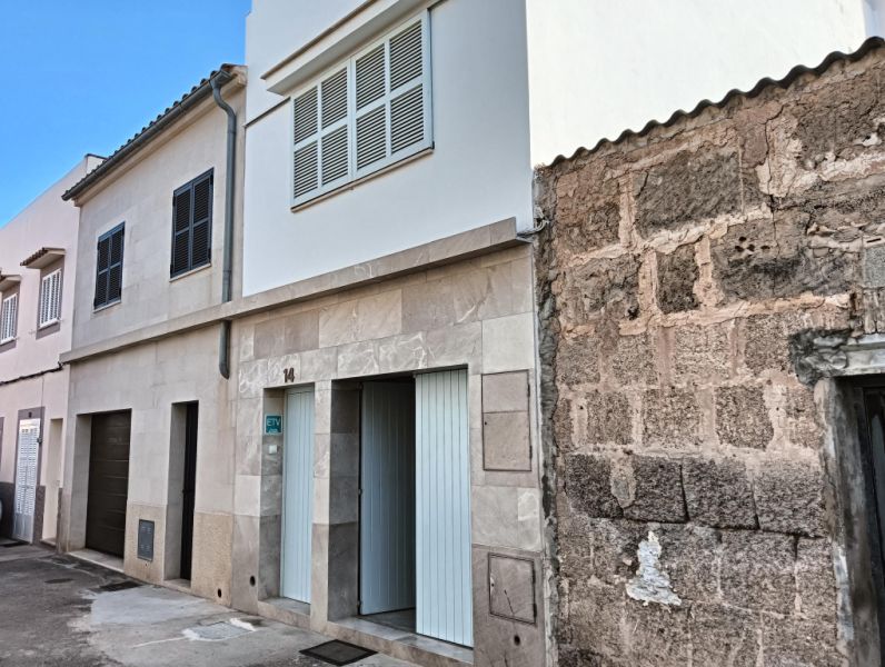 TEMPORADA: Hermoso apartamento dúplex con aire acondicionado central y vista al mar en Porto Colom -