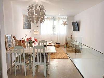 TEMPORADA: Hermoso apartamento dúplex con aire acondicionado central y vista al mar en Porto Colom -
