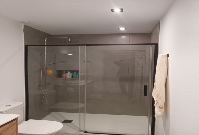 Saison: Schönes Reihenhaus mit viel Komfort und Terrassen in S Illot -- RH 13 T