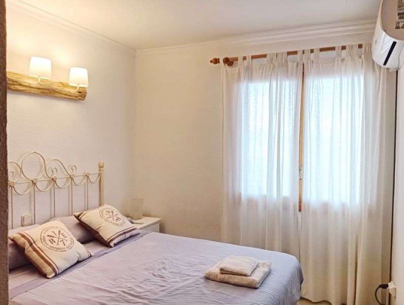 TEMPORADA E INVIERNO AP 25 DE SEPTIEMBRE: Apartamento en planta baja en el puerto de Colonia St Jord