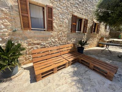 SAISON: Urige Casita mit vielen Terrassen, 2 Kaminen, AC in ruhiger Lage von Cas Concos-- C 13 T