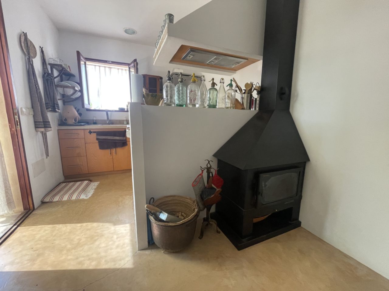 SAISON: Urige Casita mit vielen Terrassen, 2 Kaminen, AC in ruhiger Lage von Cas Concos-- C 13 T