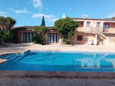 SEASON / WINTER: 4 country apartments with communal pool and AC in a settlement near Campos -- AP 23 T