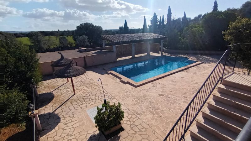 SEASON / WINTER: 4 country apartments with communal pool and AC in a settlement near Campos -- AP 23 T