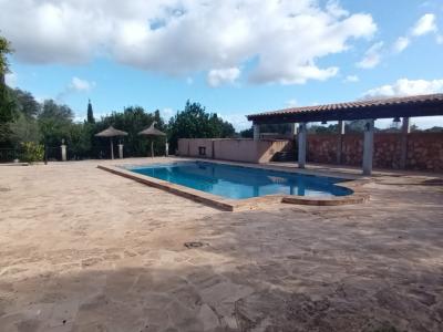 SEASON / WINTER: 4 country apartments with communal pool and AC in a settlement near Campos -- AP 23 T