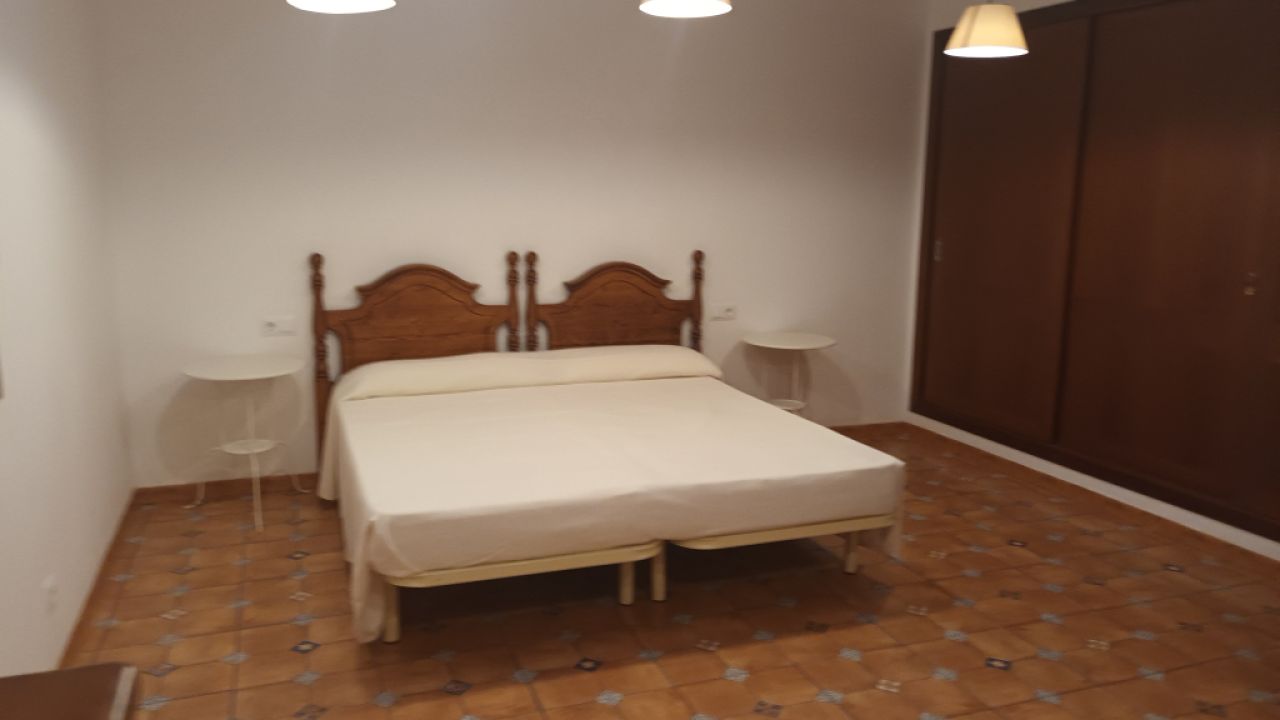 SEASON / WINTER: 4 country apartments with communal pool and AC in a settlement near Campos -- AP 23 T