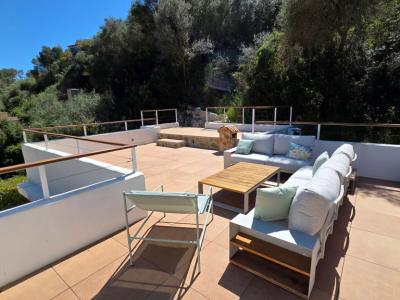 Saison/Winter: Ebenerdiges Chalet mit Garten, Kamin, AC in waldiger Lage von Cala LLombards-CH 12 WT