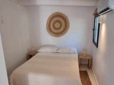 Saison/ Winter: Ebenerdiges, modernes Chalet in waldiger Zone an der  Bucht C LLombards-CH12