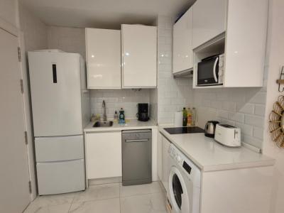 Saison/ Winter: Modernes Studio mit Terrasse und Gemeinschaftspool im Zentrum von Cala Dor AP 17 WT