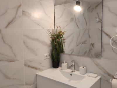 Saison/ Winter: Modernes Studio mit Terrasse und Gemeinschaftspool im Zentrum von Cala Dor AP 17 WT