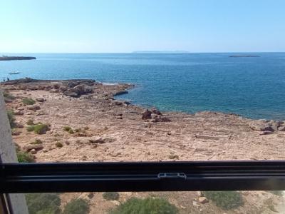 Saison26 / 27: Modernes Apartment in 1. Linie der Küste von St Jordi --- AP 10 T