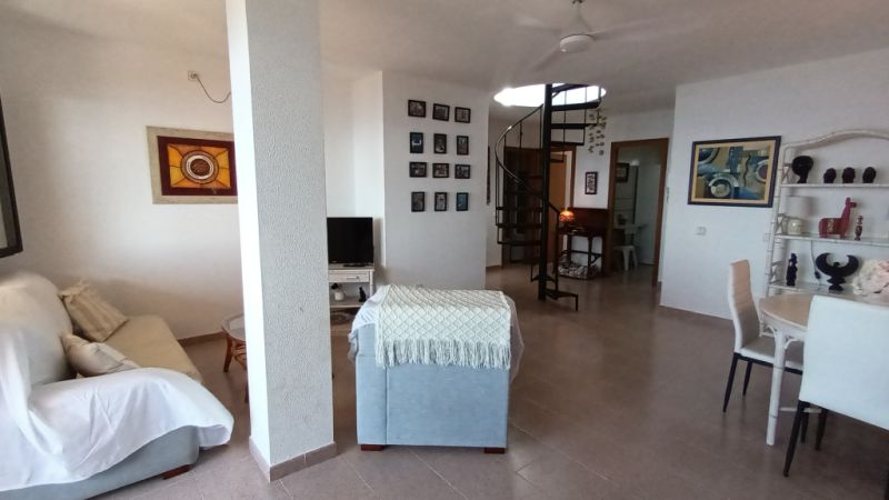 Saison26 / 27: Modernes Apartment in 1. Linie der Küste von St Jordi --- AP 10 T