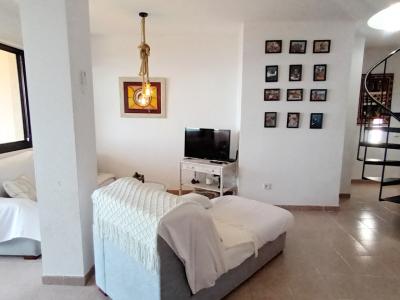 Saison26 / 27: Modernes Apartment in 1. Linie der Küste von St Jordi --- AP 10 T