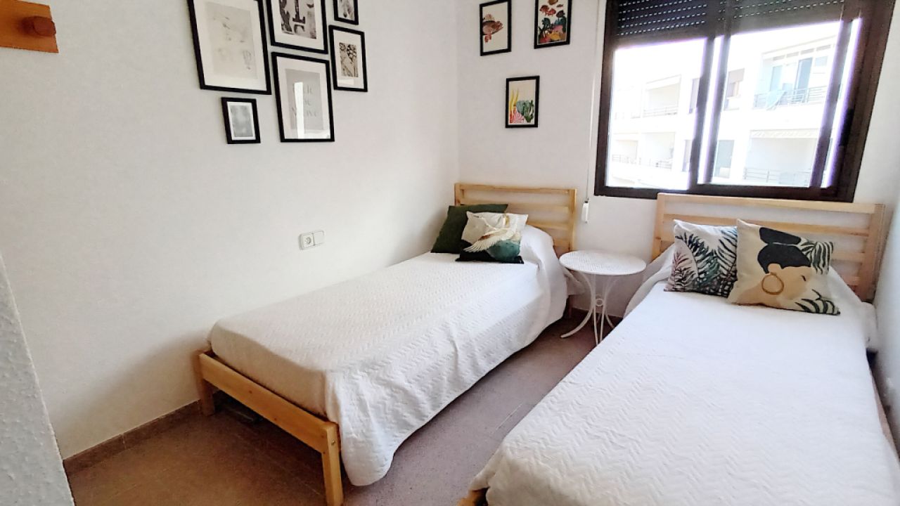 Saison26 / 27: Modernes Apartment in 1. Linie der Küste von St Jordi --- AP 10 T