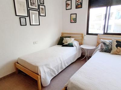 Saison26 / 27: Modernes Apartment in 1. Linie der Küste von St Jordi --- AP 10 T