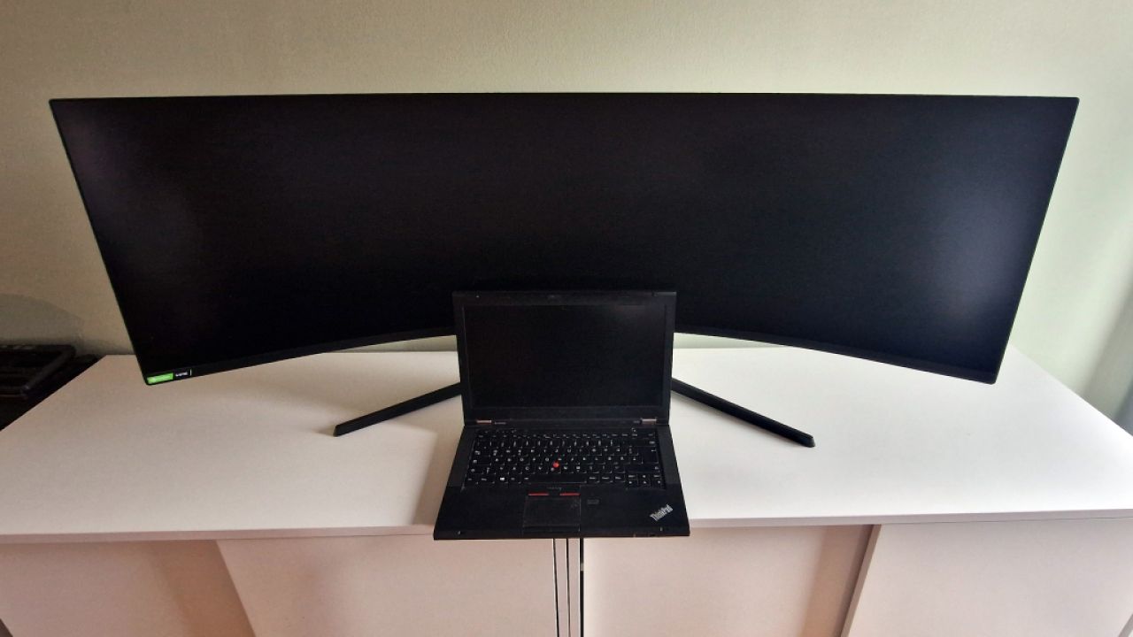 Monitor Samsung de 49" curvo - Juegos