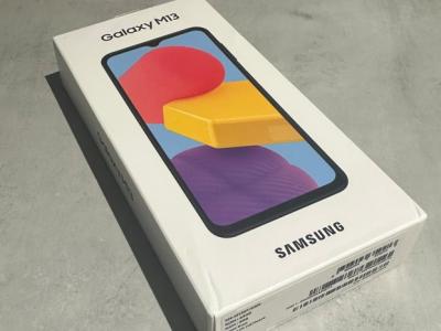 Samsung Galaxy M13 4 GB RAM 64 GB Light Blue neuwertig