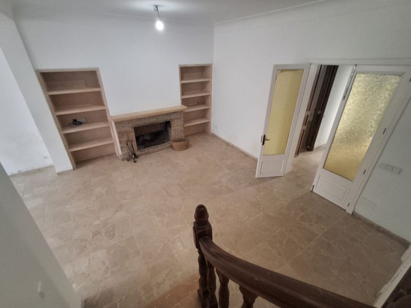 Renovated and large village house with courtyard, terraces in Porreres --- DH 25