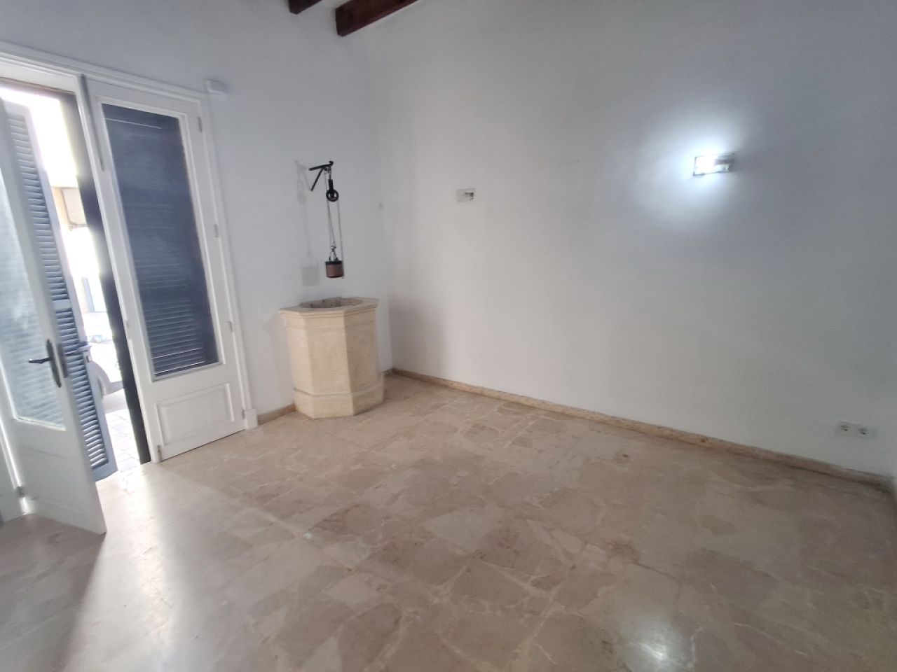 Renovated and large village house with courtyard, terraces in Porreres --- DH 25