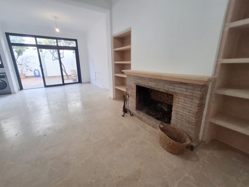 Renovated and large village house with courtyard, terraces in Porreres --- DH 25