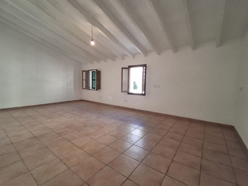 Renovated and large village house with courtyard, terraces in Porreres --- DH 25