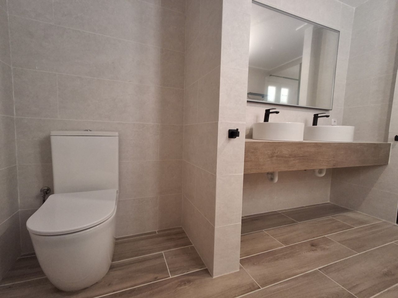 Renovated and large village house with courtyard, terraces in Porreres --- DH 25