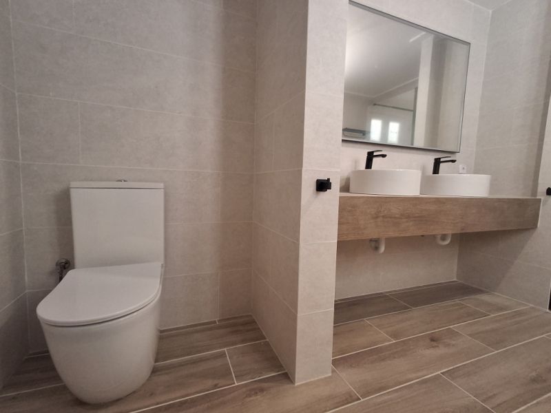 Renovated and large village house with courtyard, terraces in Porreres --- DH 25