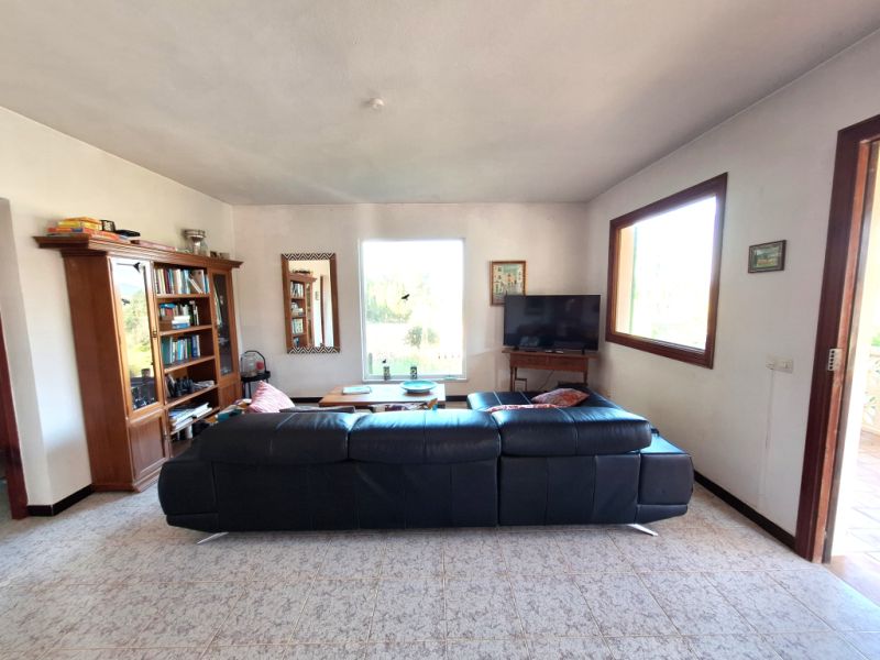 SANT JOAN (CENTRE OF THE ISLAND): Charming finca with pool, private well, guest apartment and 82 m² shed