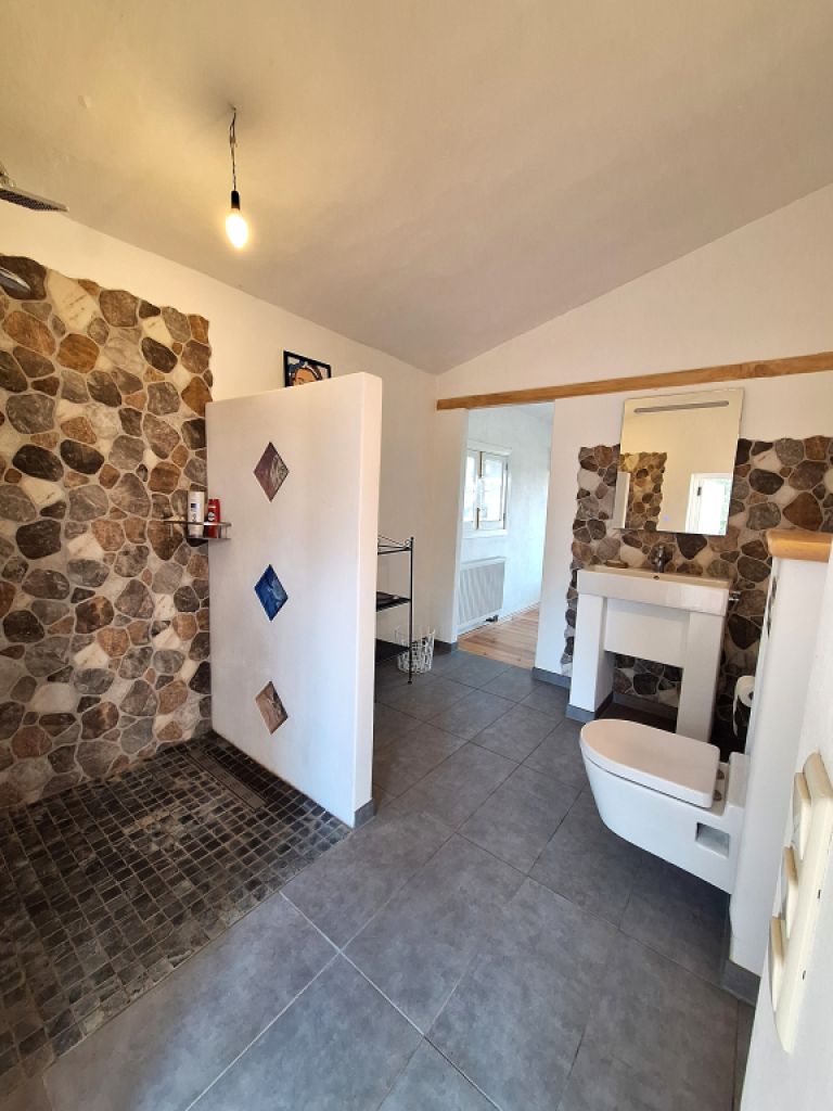 SANT JOAN (CENTRE OF THE ISLAND): Charming finca with pool, private well, guest apartment and 82 m² shed