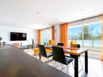 SANTA PONSA on the 1st sea line: Completely renovated, furnished 3-bedroom apartment for long-term rental