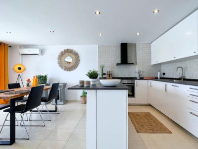 SANTA PONSA on the 1st sea line: Completely renovated, furnished 3-bedroom apartment for long-term rental