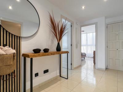 SANTA PONSA on the 1st sea line: Completely renovated, furnished 3-bedroom apartment for long-term rental