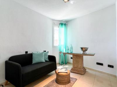 SANTA PONSA on the 1st sea line: Completely renovated, furnished 3-bedroom apartment for long-term rental