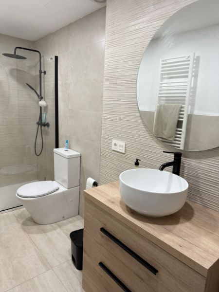 SANTA PONSA: Ruhige, renovierte möblierte 2 SZ-Wohnung mit Meerblick-Terrasse, Heizung & Pool zu VM