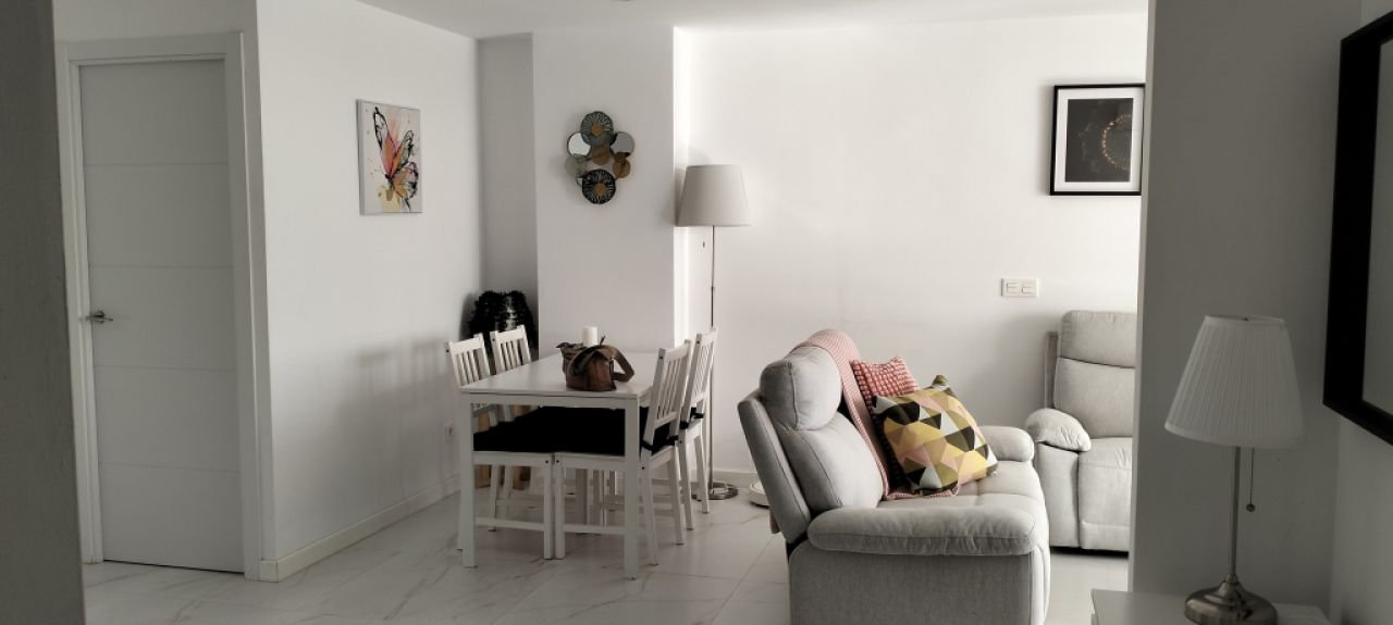 SANTA PONSA: Ruhige, renovierte möblierte 2 SZ-Wohnung mit Meerblick-Terrasse, Heizung & Pool zu VM