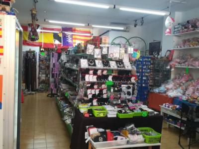SANTA PONSA: Local de souvenirs en venta