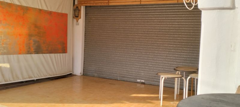 SANTA PONSA: Local de souvenirs en venta