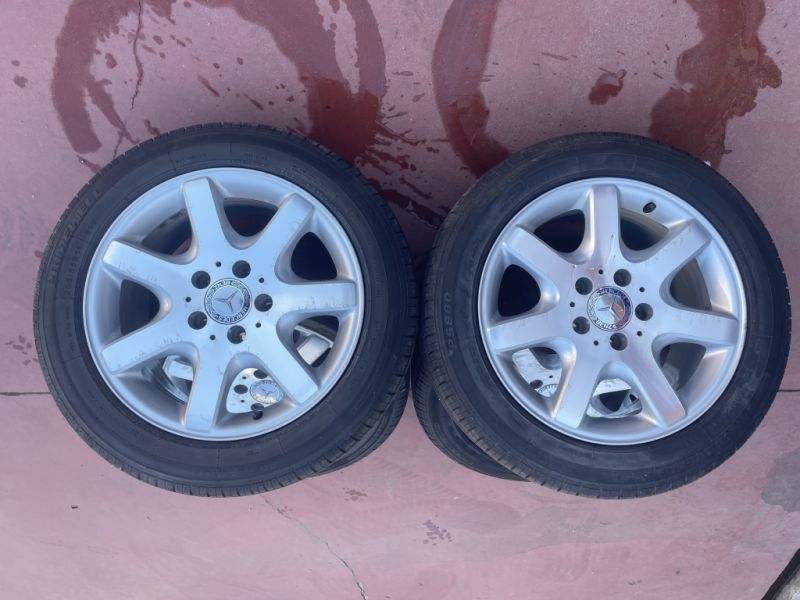 Juego de 4 llantas originales Mercedes-Benz. Llantas de oble medida. traseras R16X8 ET30 y delantera