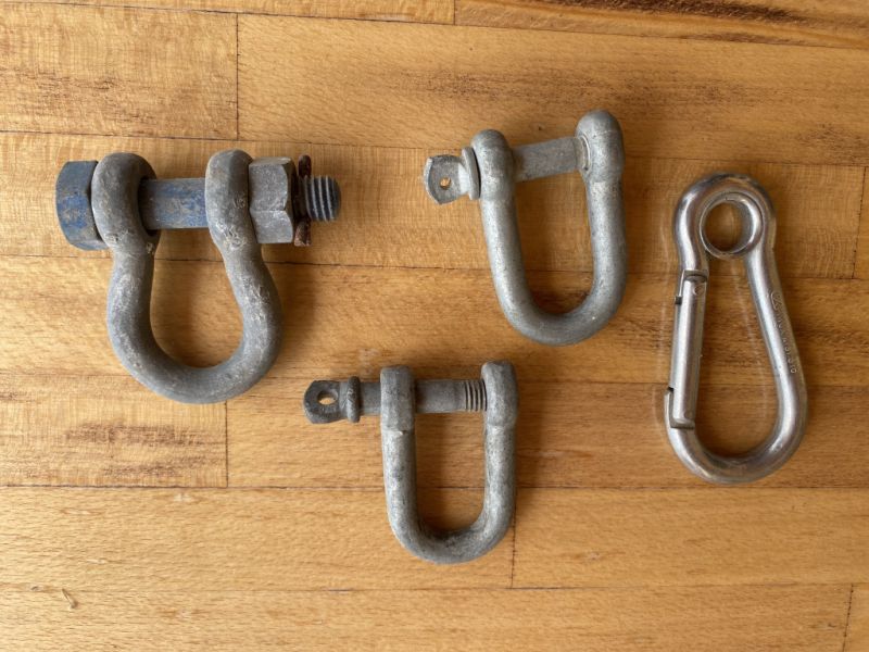 Schekel und Karabiner